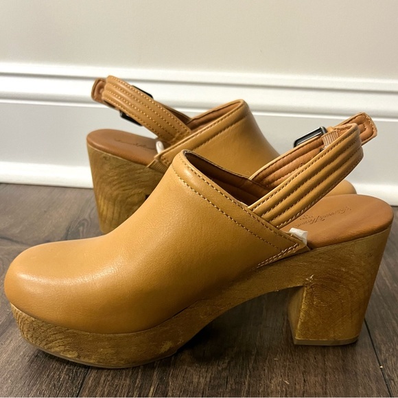 UNIVERSAL THREAD - Watson Platform Clog Heels Tan - Women’s Size 8 - Picture 7 of 8